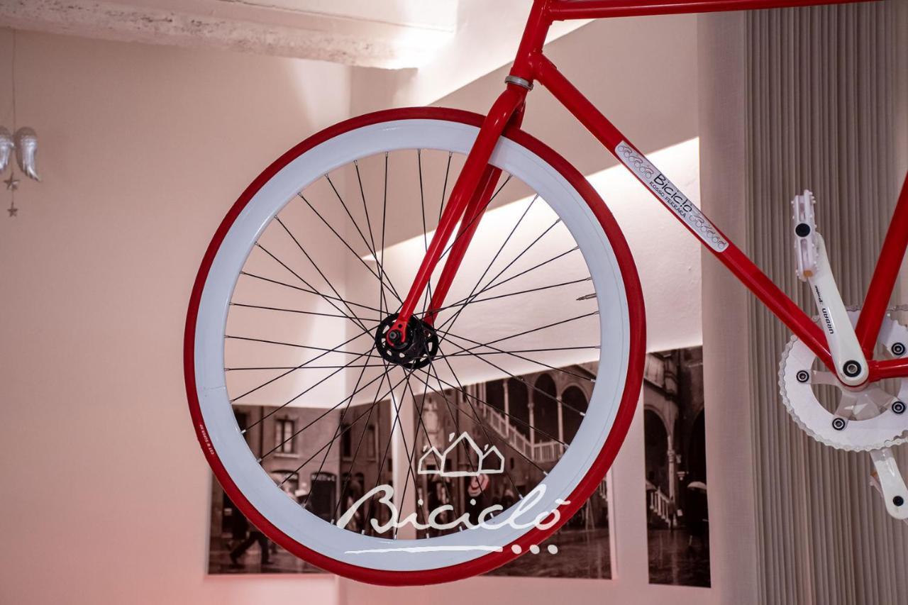 Biciclo' Rosso Ferrara Apartamento Exterior foto